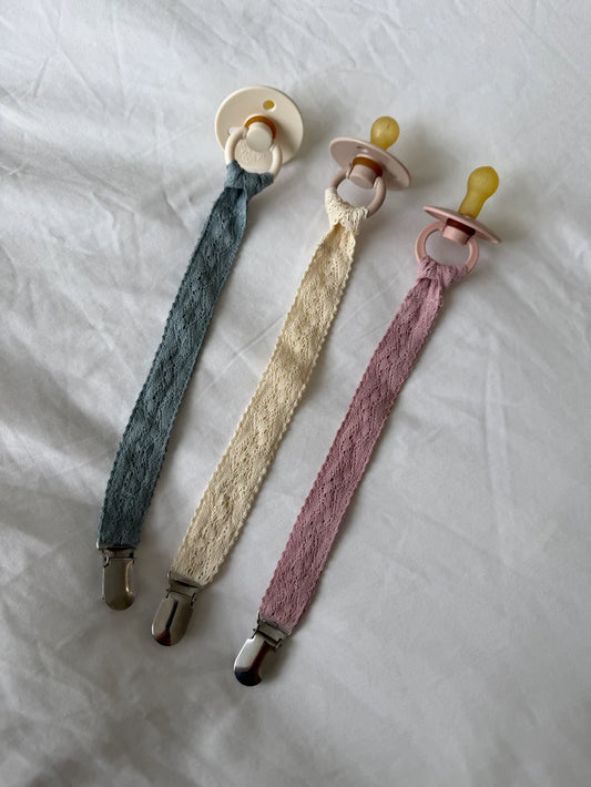 Little Threads Fine Knit Pacifier Clip