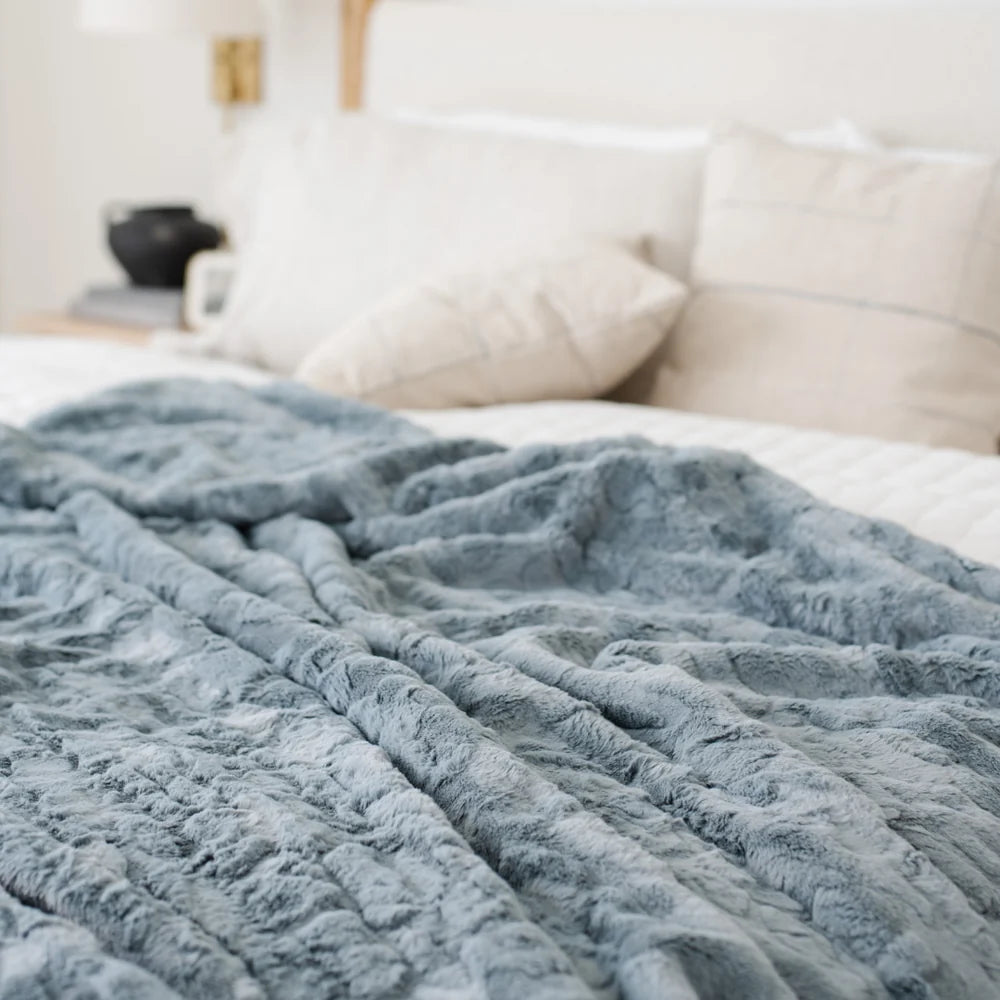 Saranoni Patterned Faux Fur Throw Blankets
