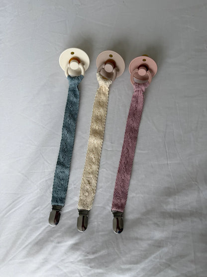 Little Threads Fine Knit Pacifier Clip