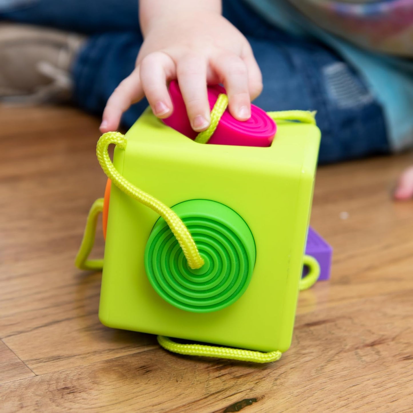 Fat Brain Toys OombeeCube