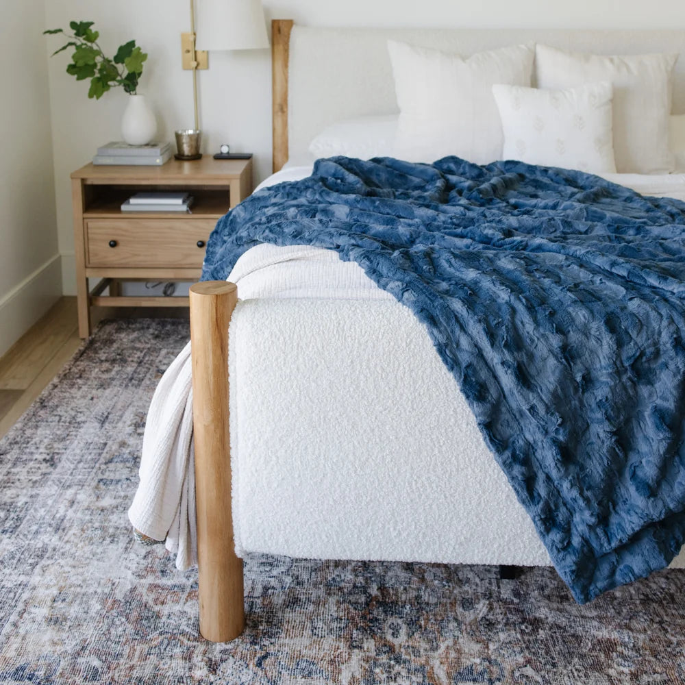 Saranoni Patterned Faux Fur Throw Blankets