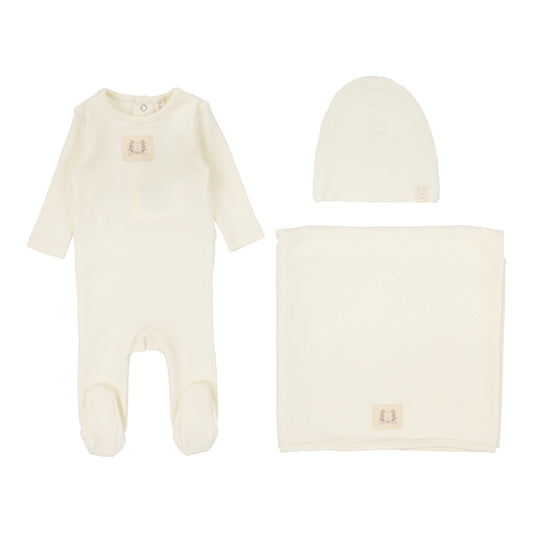 pointelle-emblem-layette-set