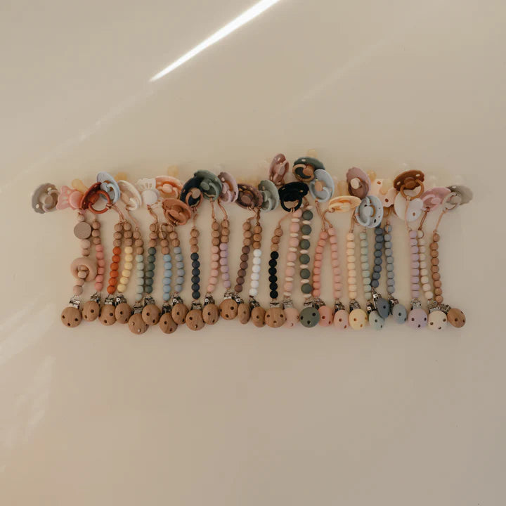 Mushie Silicone Pacifier Clip | Hera
