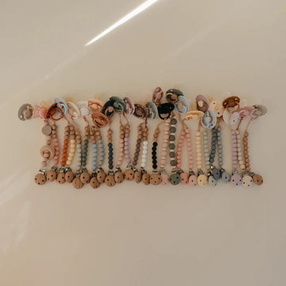Mushie Silicone Pacifier Clip | Hera
