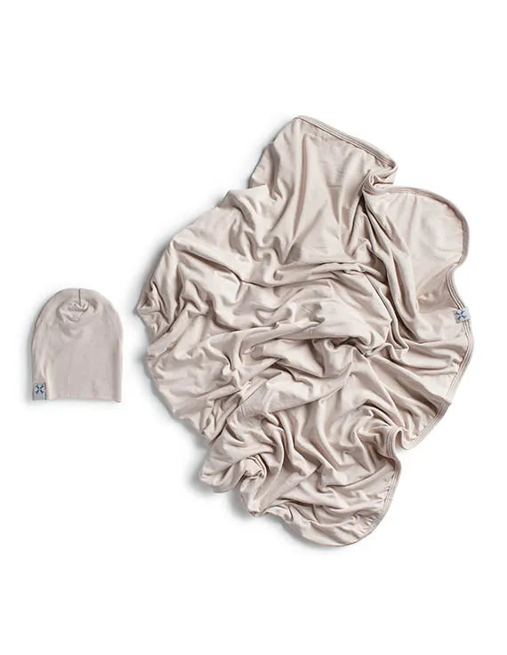 Jacqueline & Jac Beanie & Blanket Set
