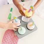 Melissa & Doug - Bake Decorate Cupcake Set